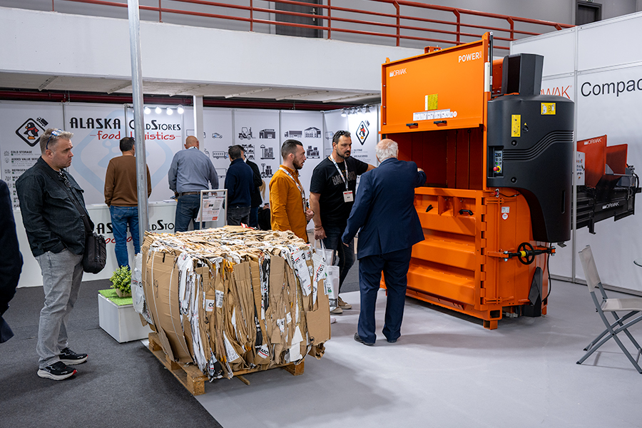gallery-apologistiko-Day3-LogisticsTruck2026-FEL_0118_900X600